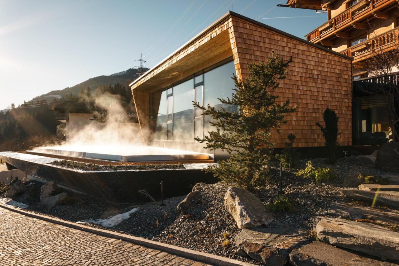 Aster Boutique Hotel & Chalets Fuegenberg Exterior photo